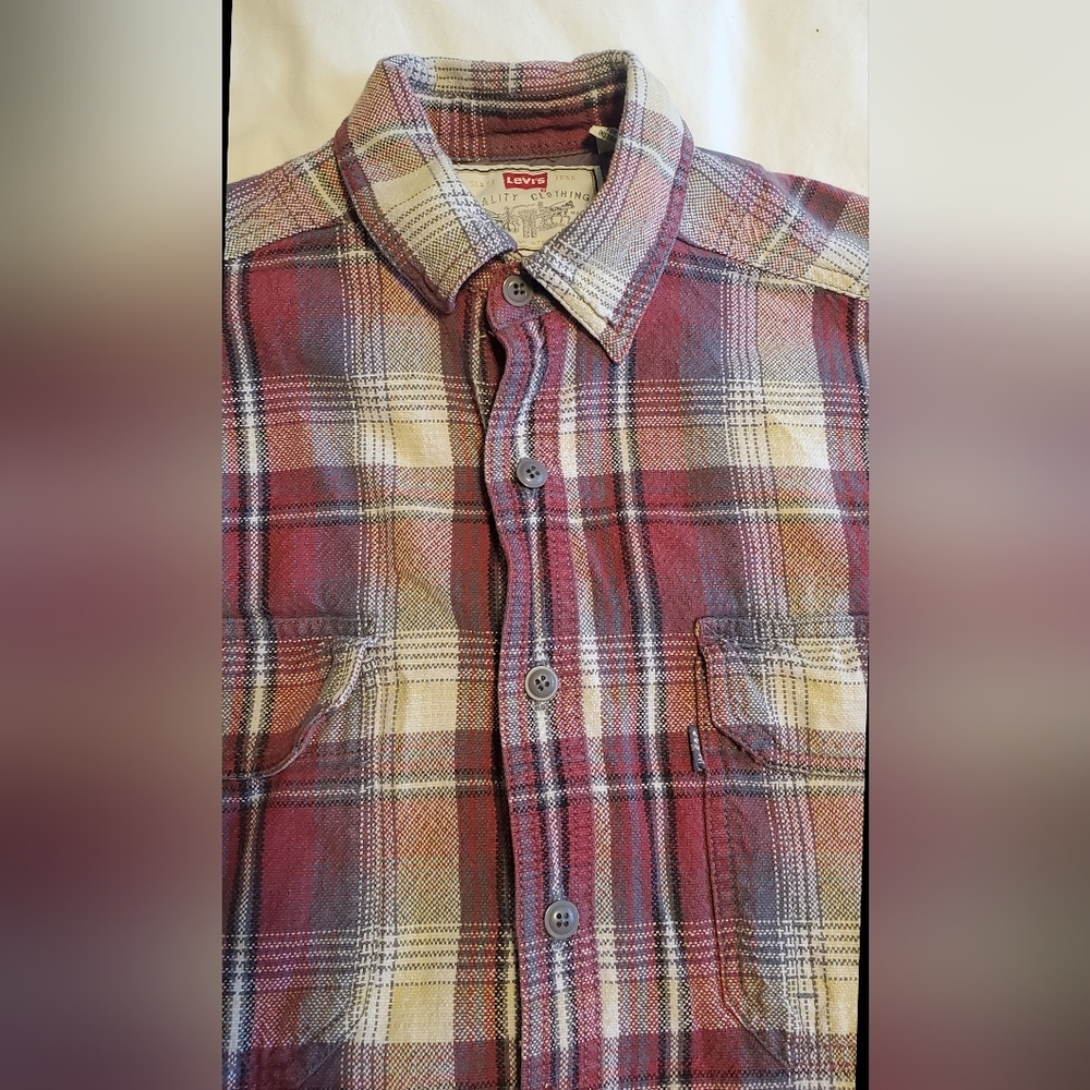 Levi's Men's Plaid Button Down Flannel Shirt Size Medium 100% Cotton - Picture 2 of 5
